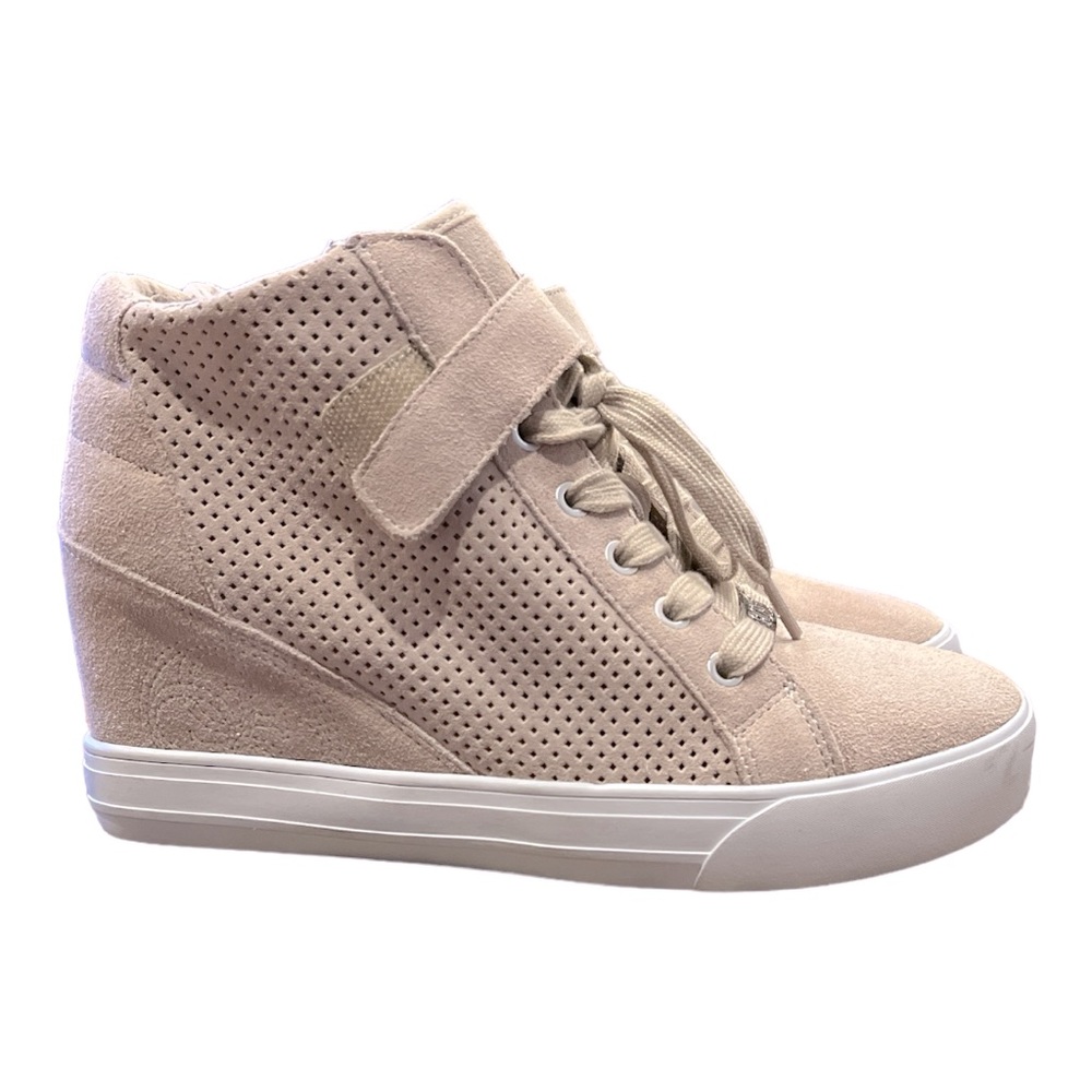 Guess Decia Wedge
Sneakers‎ women’s size 9.5